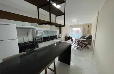 Espaçoso apartamento com 2 dormitórios no centro de bombinhas