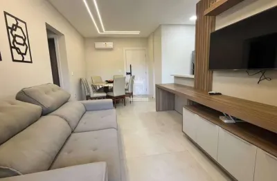 Apartamento de alto padrão com 2 suítes a 50m do mar de bombinhas