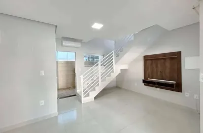 Sobrado geminado semimobiliado com 2 suítes em bombas