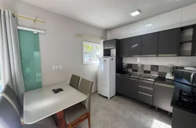 Apartamento mobiliado com um dormitório no centro de bombinhas