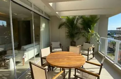 Cobertura duplex mobiliada com 3 suítes em mariscal