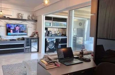 Cobertura mobiliada com 3 dormitórios e jacuzzi em bombas
