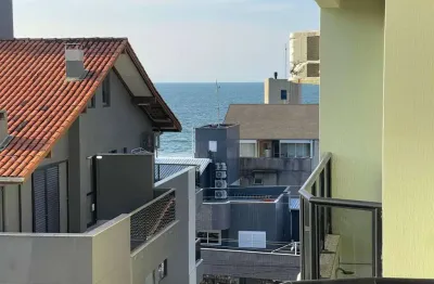 Amplo apartamento com 3 dormitórios a 50m do mar de bombas