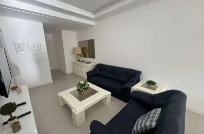 Apartamento à venda com 3 suítes no centro de bombinhas