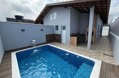 Maravilhosa casa com piscina grande e churrasqueira em itanhaém!!