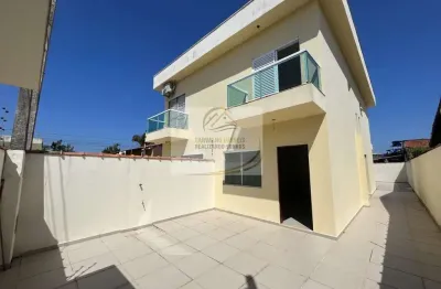 Sobrado lado praia 500mts do mar com espaço para fazer piscina em itanhaém!