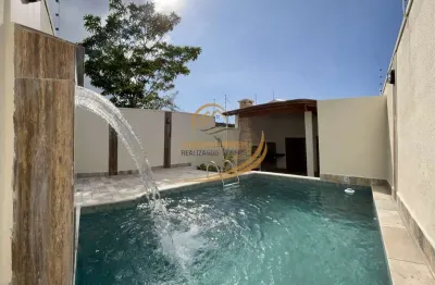 Maravilhosa casa com 03 dorm, acabamento fino, piscina e churrasqueira lado praia!!