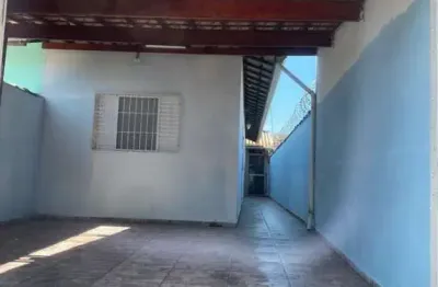 Casa geminada usada lado praia para venda em itanhaém!
