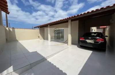 Casa isolada lado praia com edícula e amplo quintal para venda em itanhaém!