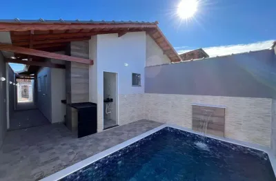 Linda casa isolada 1200 metros do mar em bairro residencial com piscina para venda em itanhaém!