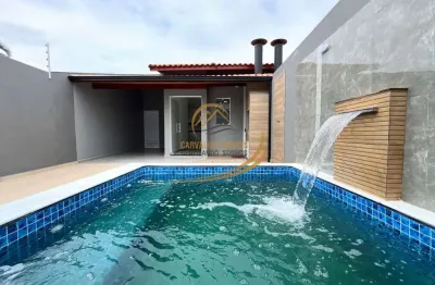 Casa com 03 dormitórios, piscina e churrasqueira em bairro residencial em itanhaém!!