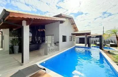 Se impressione com essa maravilhosa casa com energia solar e integrada com alexa 250mts do mar!!
