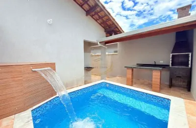 Casa geminada lado pista 1600mts do mar com piscina para venda em itanhaém!!