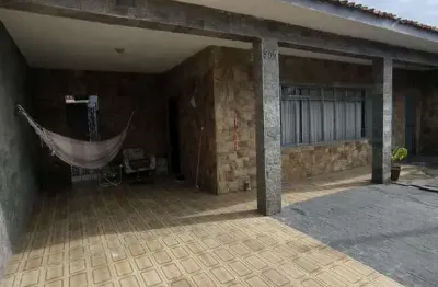 Casa isolada lado praia próximo ao mar para venda em itanhaém!