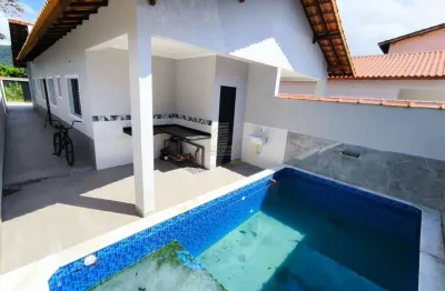Casa com 03 dormitórios lado praia com piscina e churrasqueira para venda em itanhaém!!