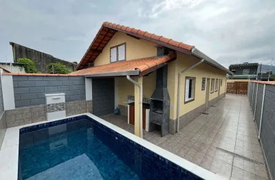 Super oportunidade! casa lado pista em bairro residencial com piscina em itanhaém!