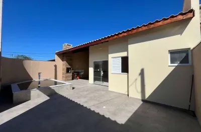 Casa lado praia com piscina e churrasqueira para venda em itanhaém!