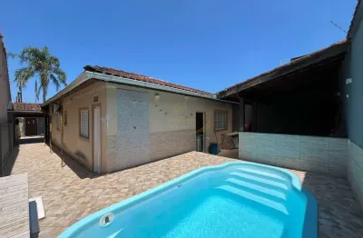 Casa isolada usada com piscina 04 dorm, próximo ao mar para venda em itanhaém!!