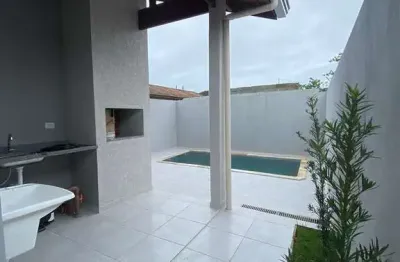 Casa geminada com piscina em bairro residencial para venda em itanhaém!!