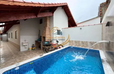 Super oportunidade 60 metros do mar! casa com 03 dorm, piscina e churrasqueira em mongaguá!