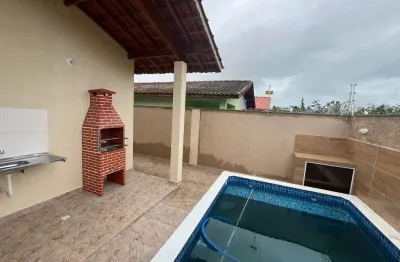 Casa com piscina e churrasqueira para venda em itanhaém!