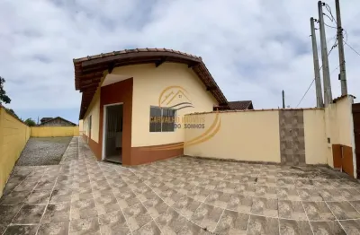 Casa em bairro residencial com terreno amplo espaço para piscina para venda em itanhaém!!