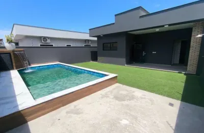 Casa isolada com piscina e churrasqueira 900mts do mar em itanhaém!!