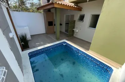 Casas em condomínio fechado com piscina e churrasqueira privativa 60mts do mar!