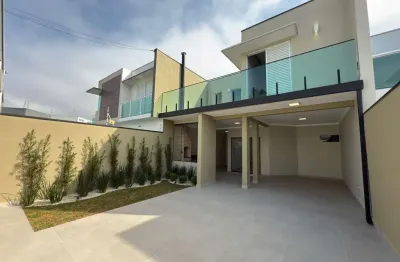 Sobrado alto padrão reformado com churrasqueira em excelente localização para venda em itanhaém!!