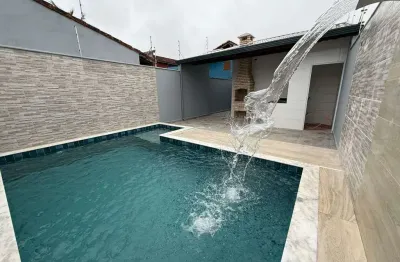 Casa lado praia com terreno grande 6x35mts com piscina e churrasqueira!!