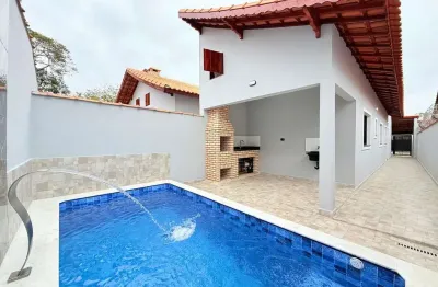 Casa isolada com piscina e churrasqueira 120m do mar em mongaguá!!