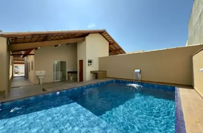 Casa com terreno grande, piscina e churrasqueira para venda em itanhaém!