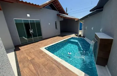 Casa nova com piscina e churrasqueira 1000m do mar para venda na cidade de peruíbe!!
