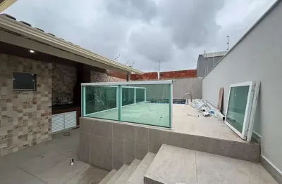 Casa revitalizada com 03 dorm, piscina lado praia para venda em itanhaém!