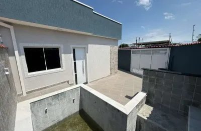 Casa com piscina em bairro residencial para venda em itanhaém!