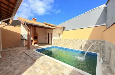 Casa nova isolada apenas 300m do mar com piscina e churrasqueira em itanhaém!