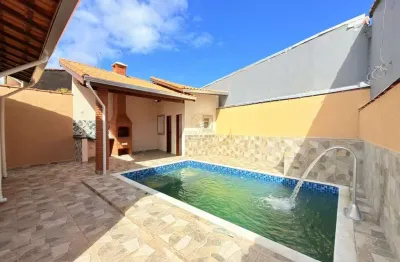 Casa nova isolada apenas 300m do mar com piscina e churrasqueira em itanhaém!