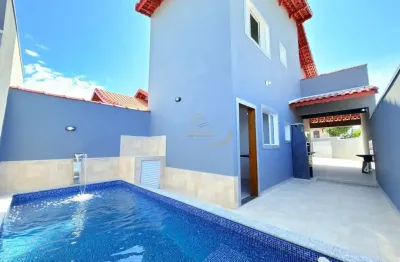 Sobrado com piscina lado pista apenas 700m do mar em mongaguá!