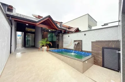 Linda casa com piscina e churrasqueira apenas 3km do centro de peruíbe!