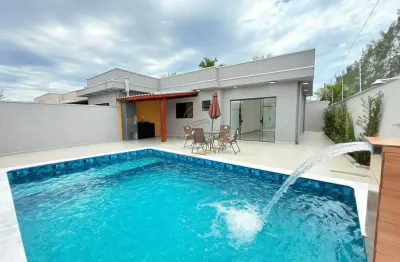 Casa frente para o mar com piscina e churrasqueira para venda em itanhaém!