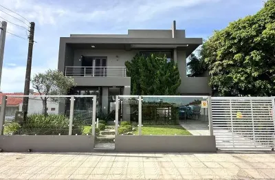 Sobrado à venda com 220m², 3 dormitórios, 1 suíte,  centro xangrilá