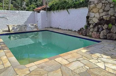 Casa com 4 dormitórios à venda, 180 m² por R$ 900.000 - Guaiuba - Guarujá/SP