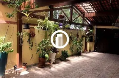 Casa para venda - 140m², 4 dormitórios, sendo 2 suites, 4 vagas - saúde