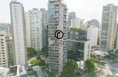 Apartamento à Venda - 151m², 2 Quartos, sendo 2 Suítes, 3 Vagas - Itaim Bibi
