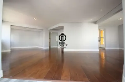 Apartamento á Venda 244m² - 3 Quartos sendo 3 Suítes, 3 Vagas - Moema