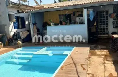 Casa 05 Quartos com Suites e Piscina a Venda no Bairro Parque das Andorinhas