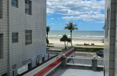 Frente mar no centro do caiçara: 3 dormitórios com lazer de resort e lanchonete exclusiva