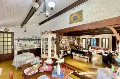 Casa em condomínio fechado com 3 quartos à venda na rua do pedregal, 230, jardim branca flor, embu das artes, 4199 m2 por r$ 1.800.000