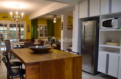 Casa em condomínio fechado com 4 quartos à venda na avenida mãe bernarda, 988, juquehy, são sebastião, 140 m2 por r$ 2.500.000