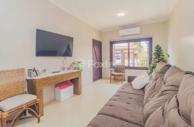 Casa com 3 quartos à venda na rua doutor joão e. f. da costa, 65, cavalhada, porto alegre, 200 m2 por r$ 747.650